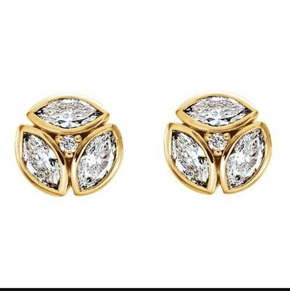 jared Jewelry - Stunning 1/2cttw Jared Diamond Earrings